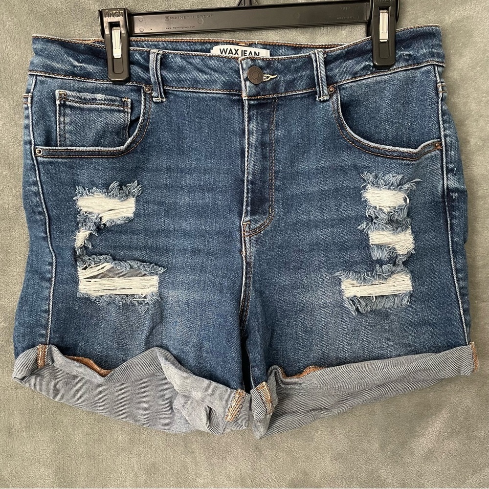 Wax Jean Collection Women's Size 2XL Blue Distressed Cuffed Denim Shorts Plus